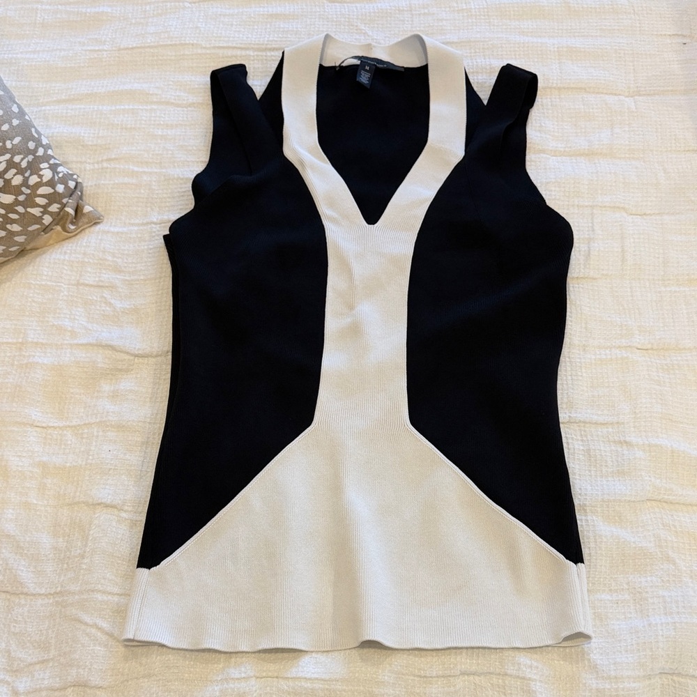 Sleeveless Black and White V-Neck Women’s Top